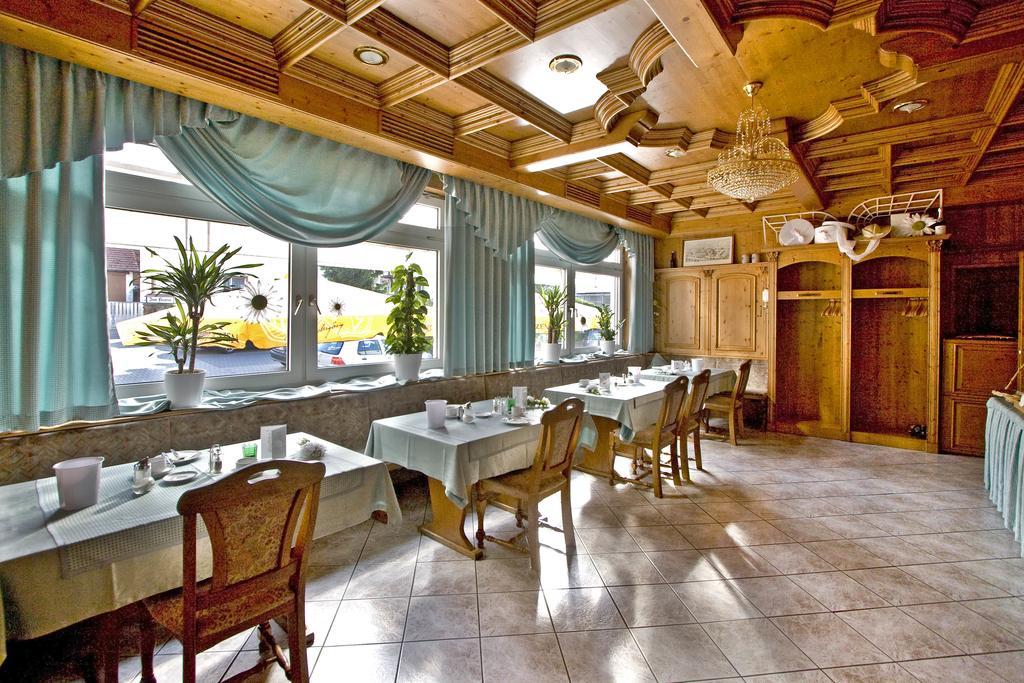 Hotel Zur Krone Ronneburg  Extérieur photo